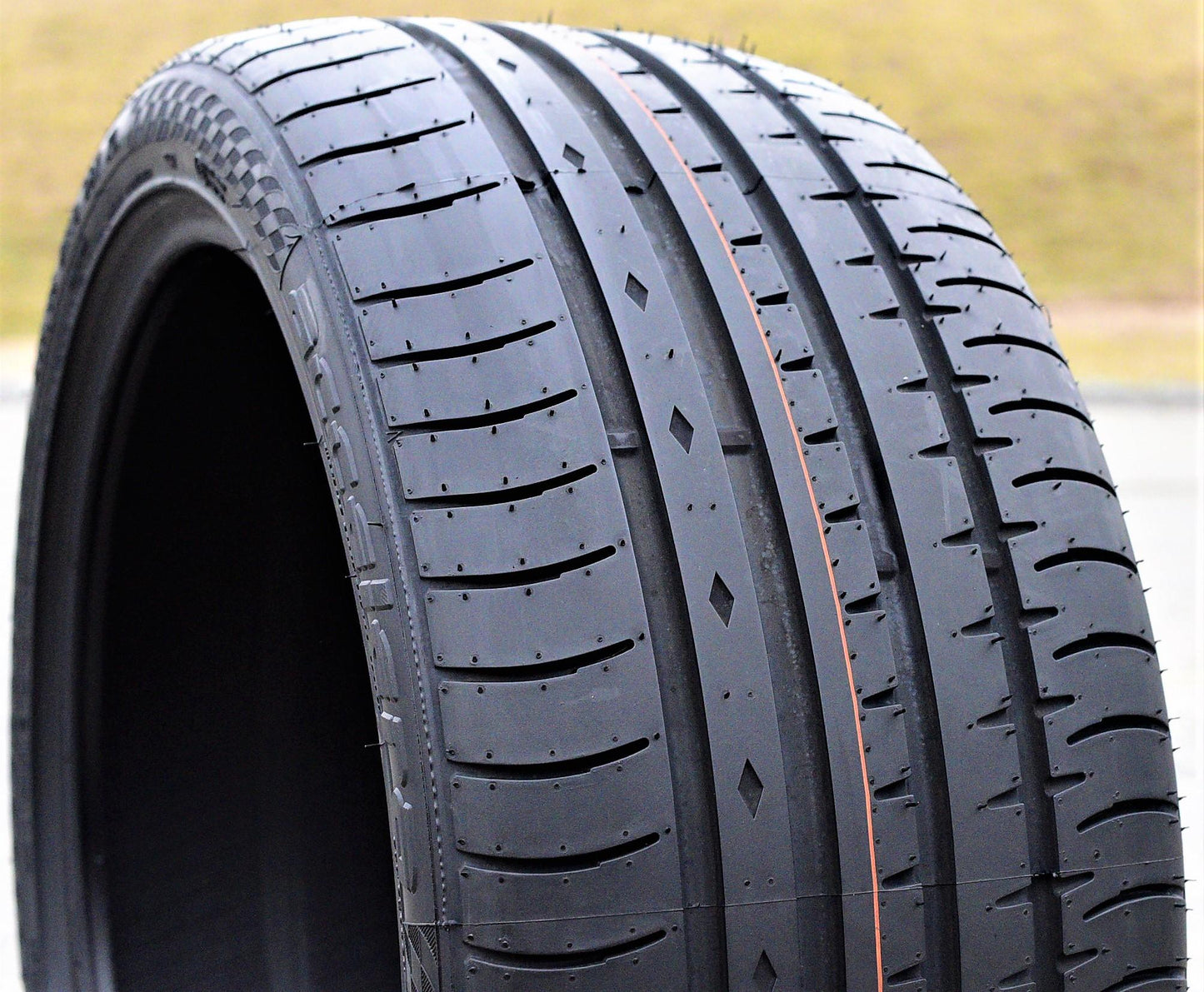 Accelera Phi P245/40R19 98Y Bsw All-Season tire.